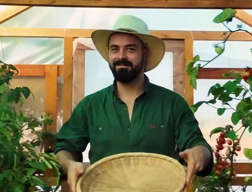 Moritz, tomato and chili expert at Back to Earth, supporting the Better Life for Cats mission