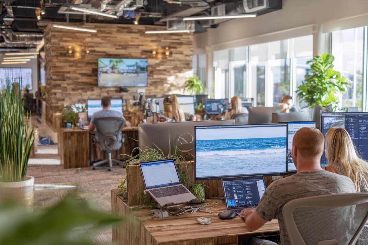 Hawaiian IT solutions company teamwork