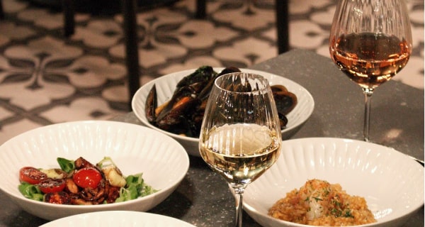 cozy dinner local pizzaurant dugopolje