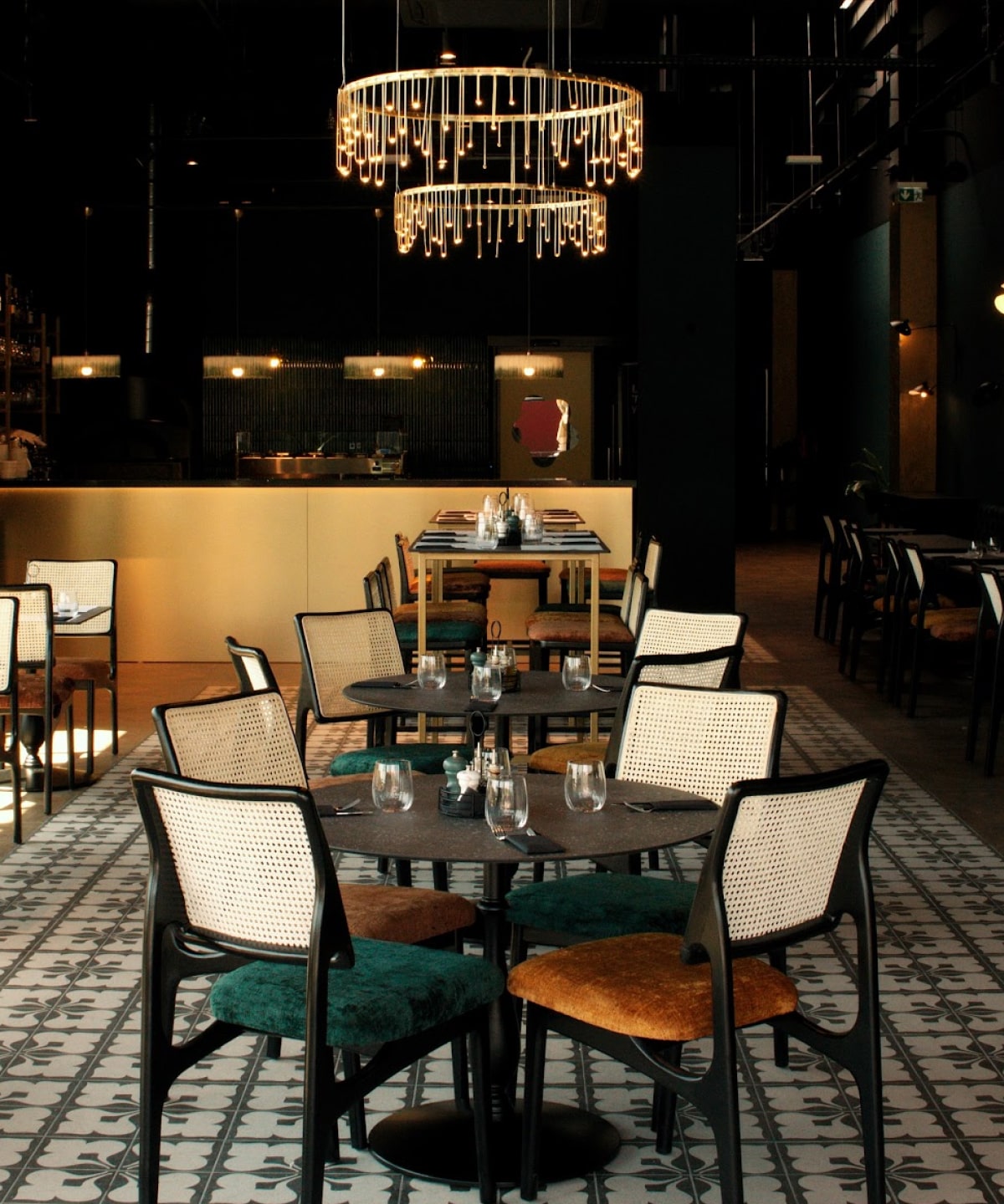 interior local pizzaurant dugopolje