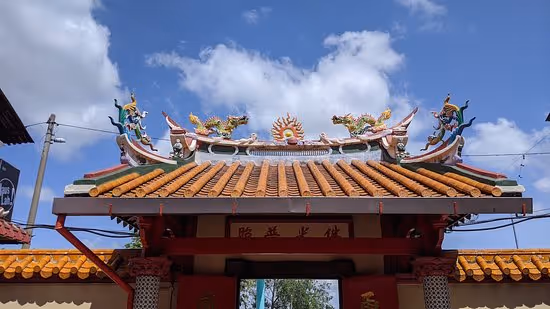 Explore Muar's Historic Nan Hai Fei Lai Temple