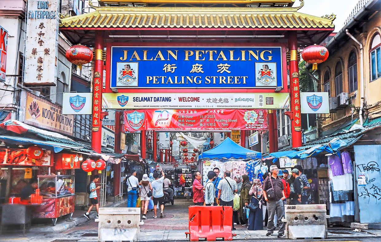 Explore Kuala Lumpur's Vibrant Chinatown: A Complete Guide