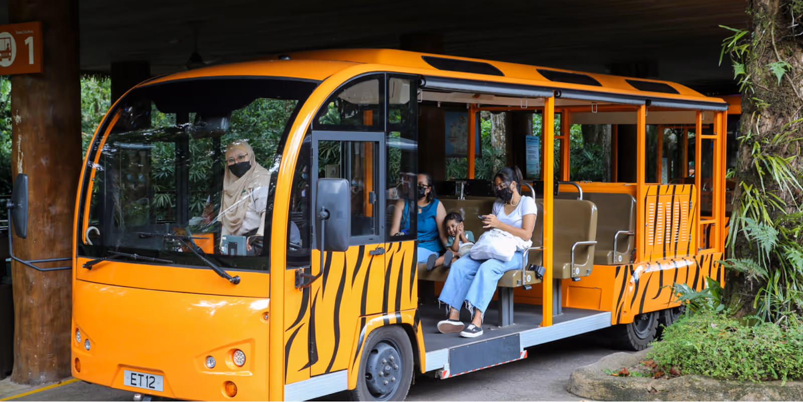  zoo's free tram service