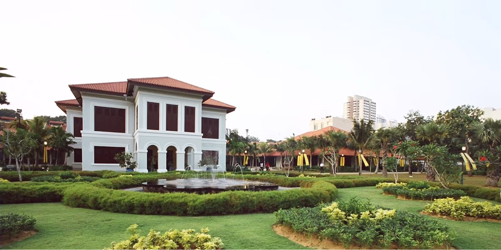 Malay Heritage Centre (adjacent to the mosque)