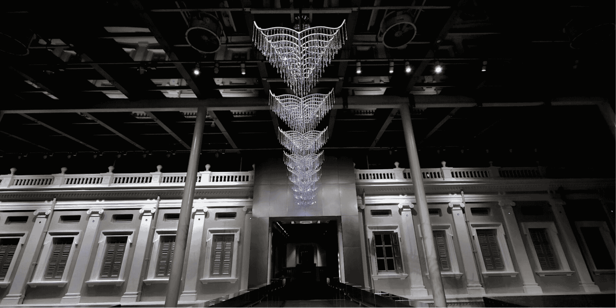 Wings of a Rich Manoeuvre