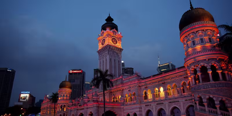 Night-Time Viewing of Sultan Abdul Samad Building