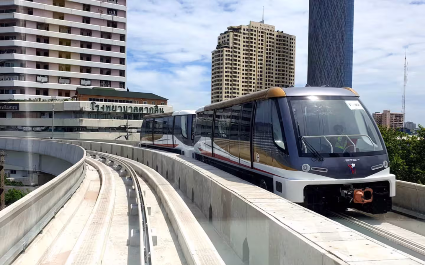 BTS Gold Line train