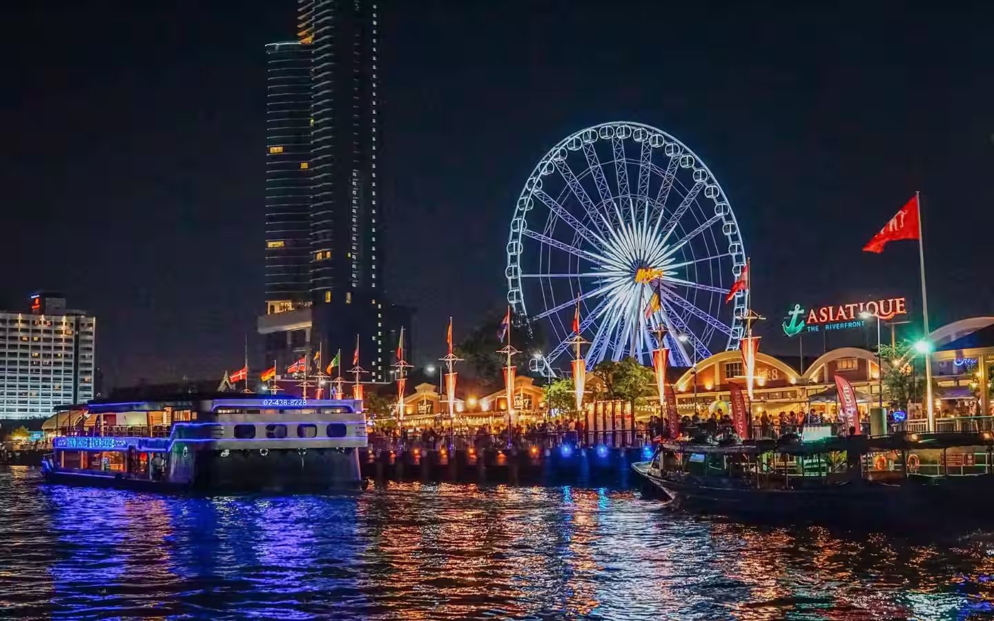 Asiatique The Riverfront