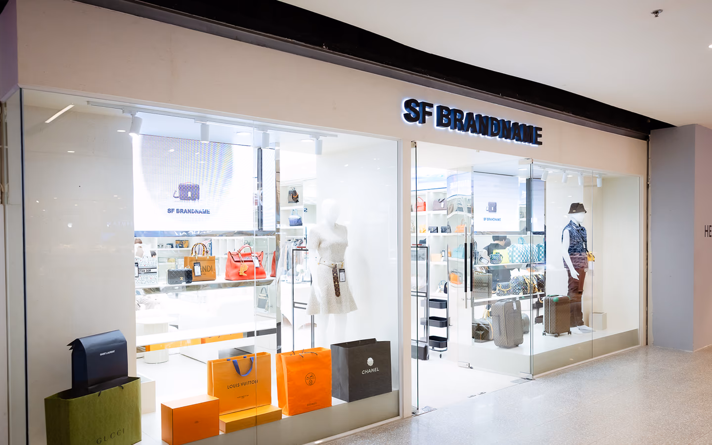 SF Brandname CentralWorld