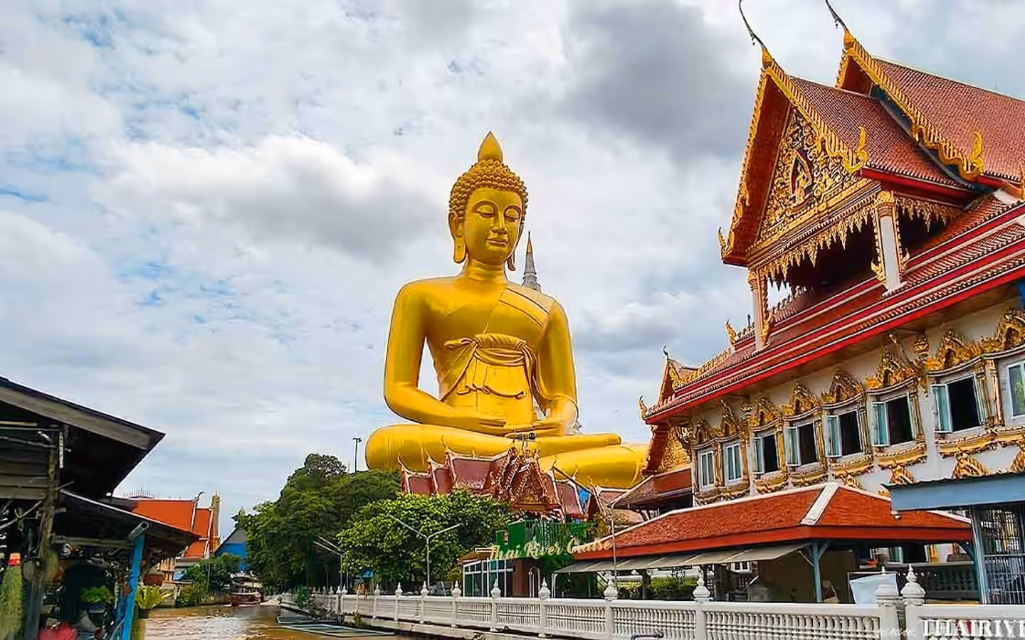 Wat Paknam Phasi Charoen