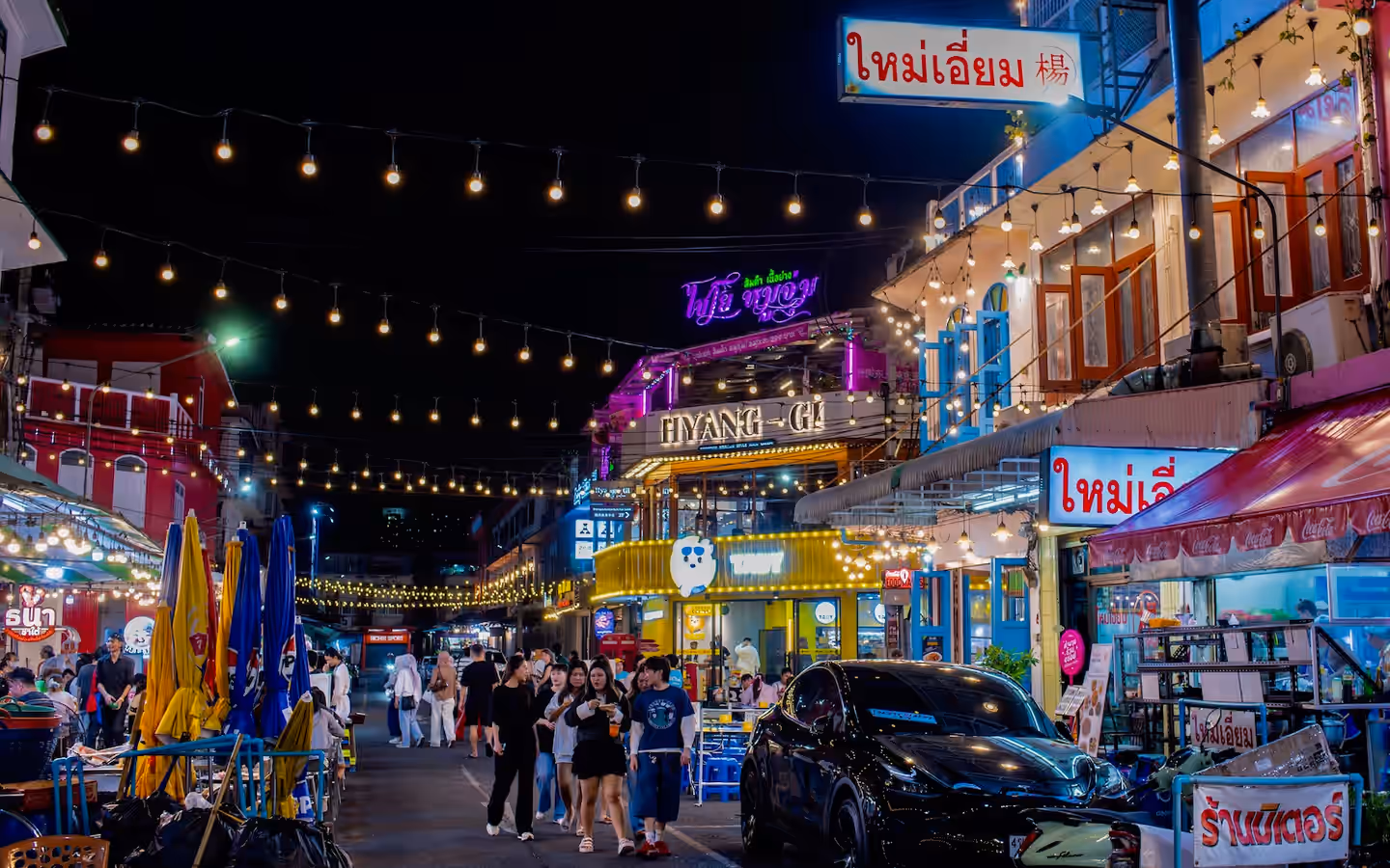 Banthat Thong Road