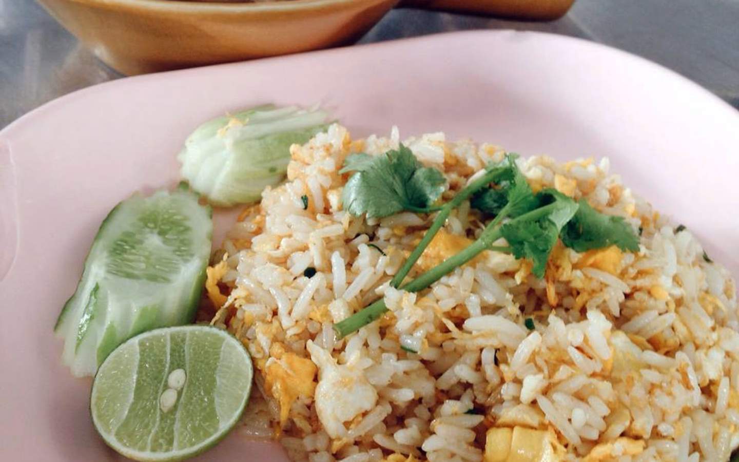 Khao Phat Pu Mueang Thong