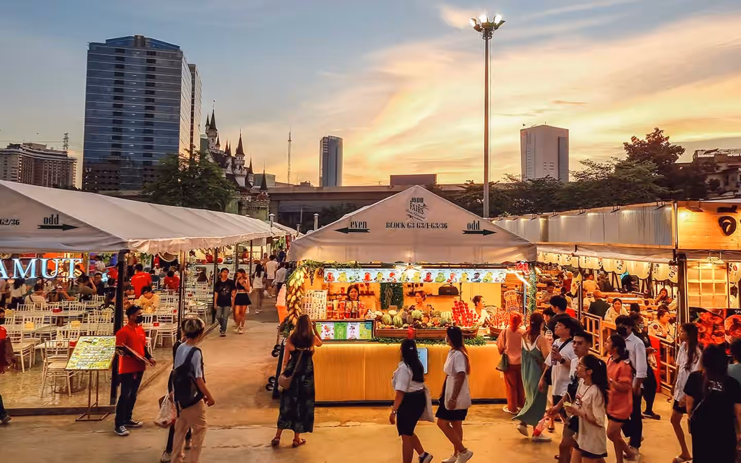 Jodd Fairs Night Market