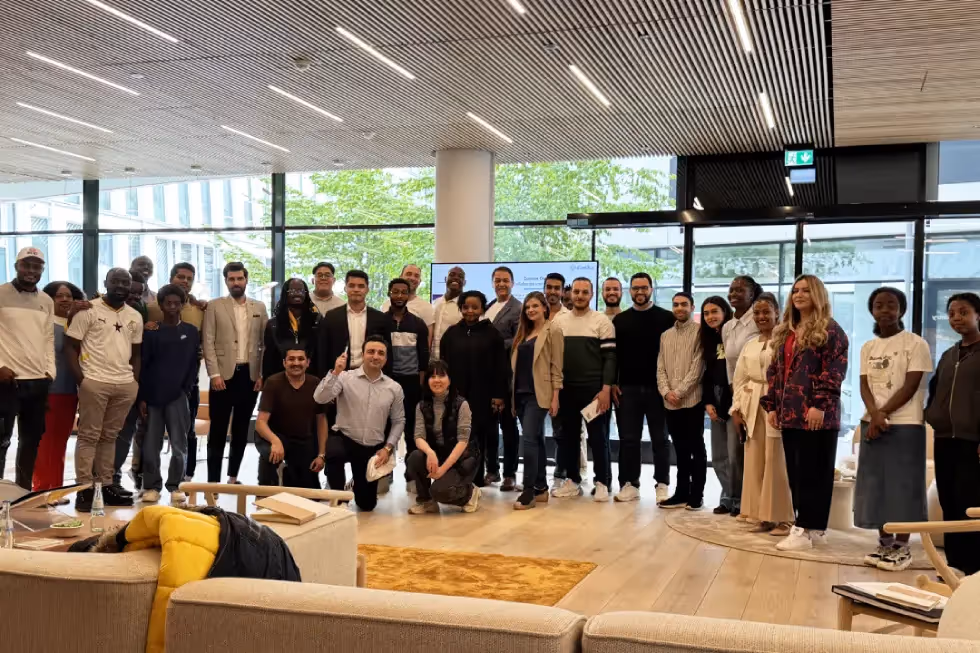 Group Picture of Fintiba Employees and Fintiba Ambassadors