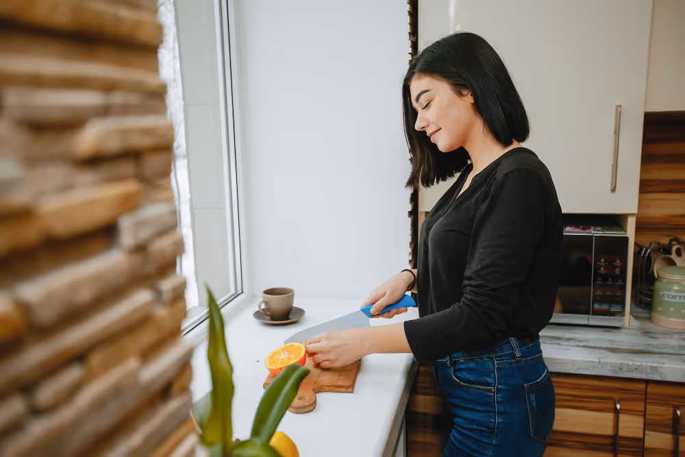 독일에서 독일어를 배우면서 주방에서 일하는 오페어 비자를 가진 학생