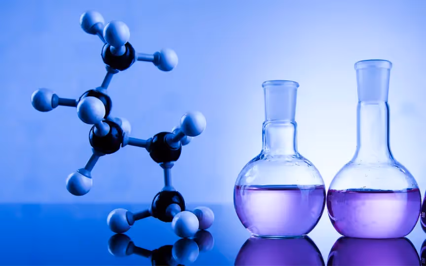 Labor-Flaschen und Periodensystem