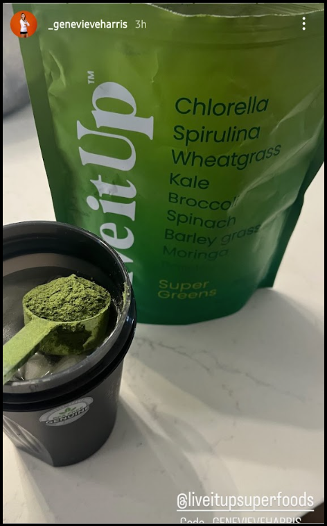 Natural vitamins and minerals from whole foods, concentrated superfoods (leafy greens, crucifers, algae) and enzymes for nutrient absorption