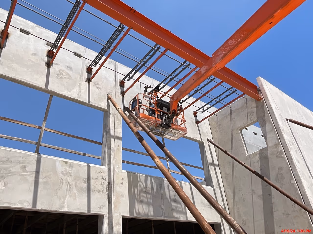 Steel framing underway for commercial facility in Fort Lauderdale