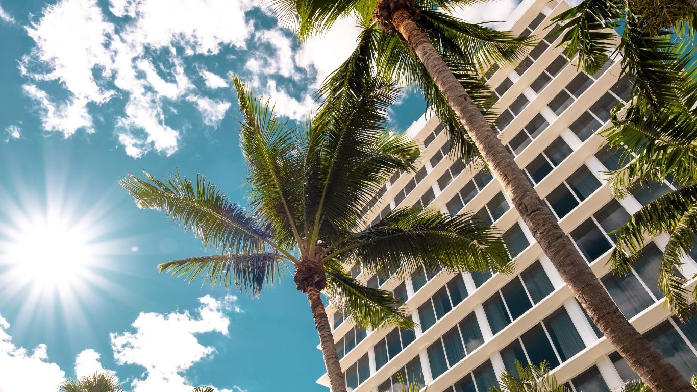 How to Choose the Right General Contractor in Miami: Permits, Codes & Coastal Challenges