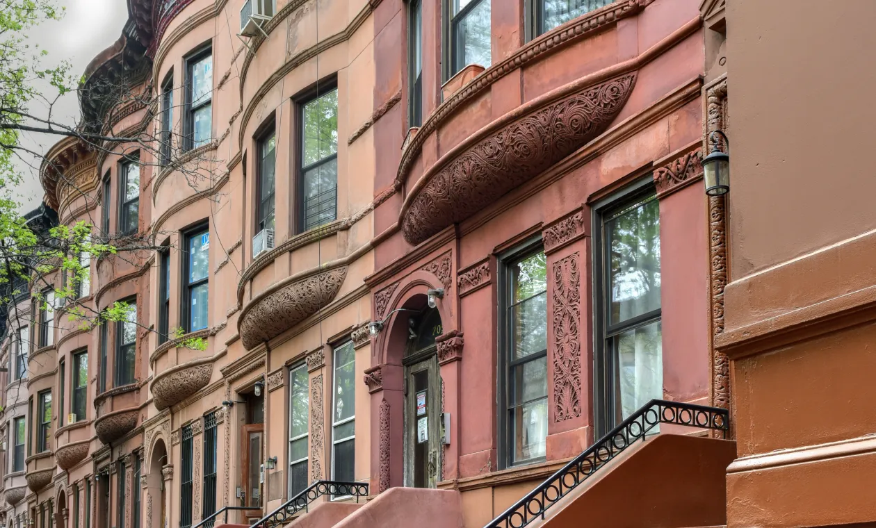 building-with-balconies-balconies-side