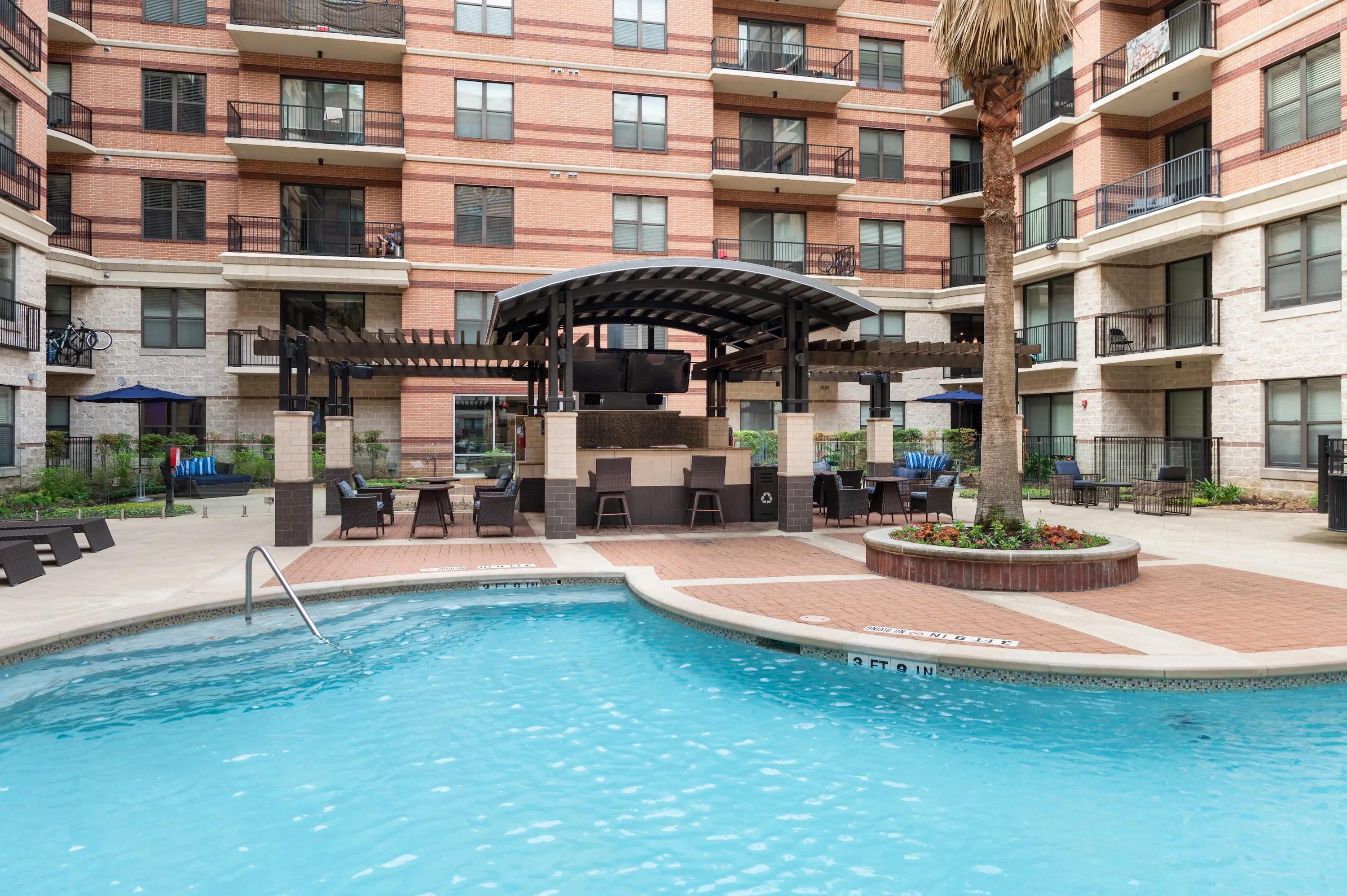Exterior swimming pool