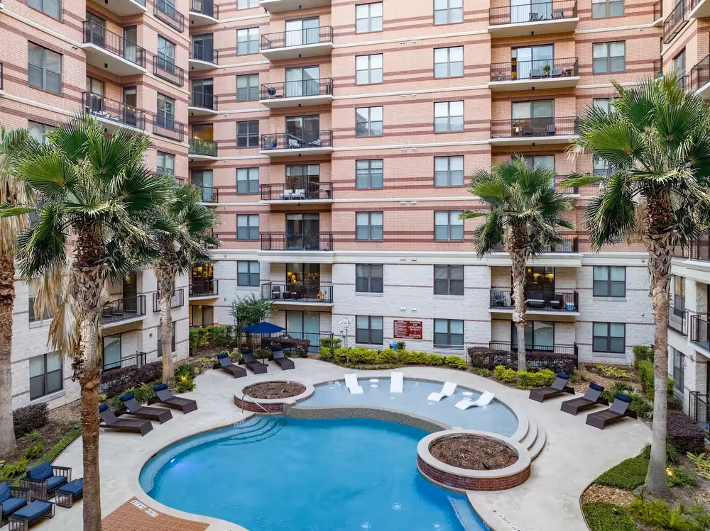 Exterior pool