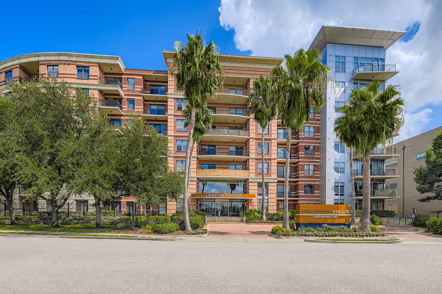 Exterior swimming pool