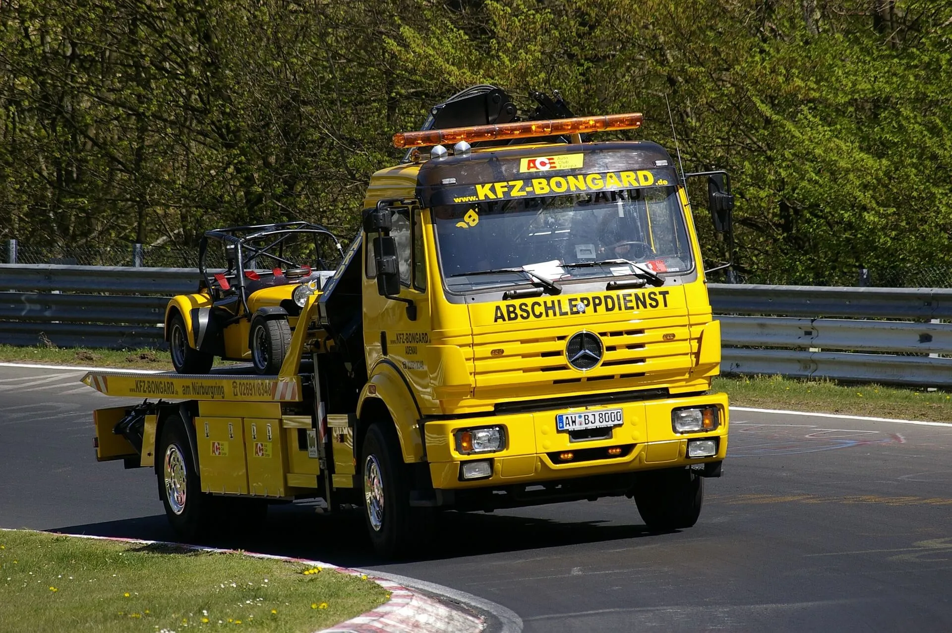 auto towing service