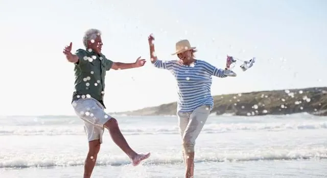 Elderly couple at the beach