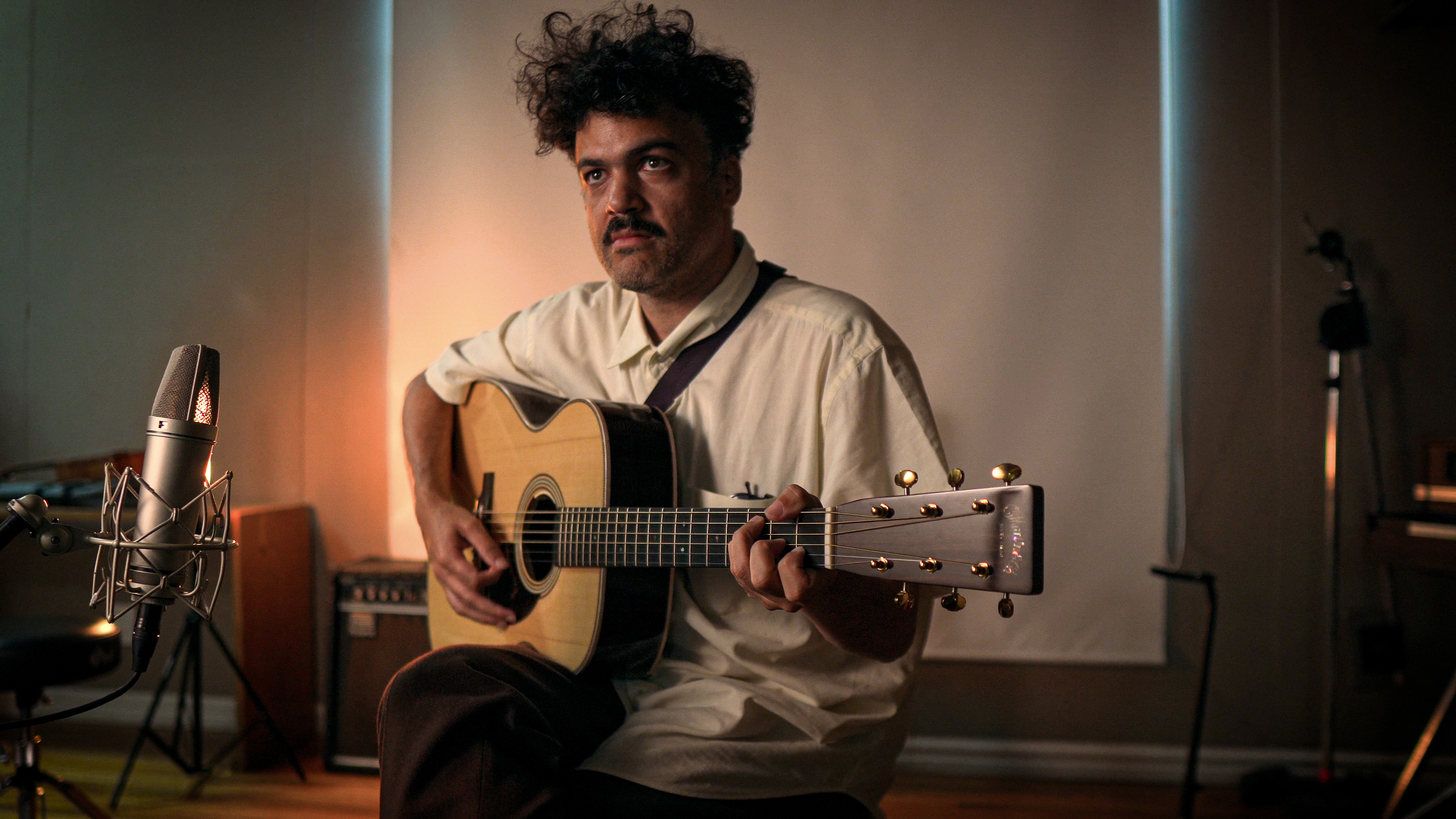 MARTIN GUITARS