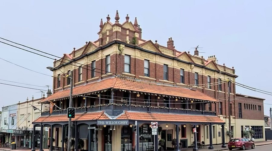 Willoughby with it's iconic Willoughby hotel is just minutes drive away from Studio on Willoughby