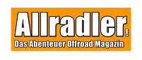 Logo von Allradler mit orangefarbenem Hintergrund und dem Text ‚Das Abenteuer Offroad Magazin‘.