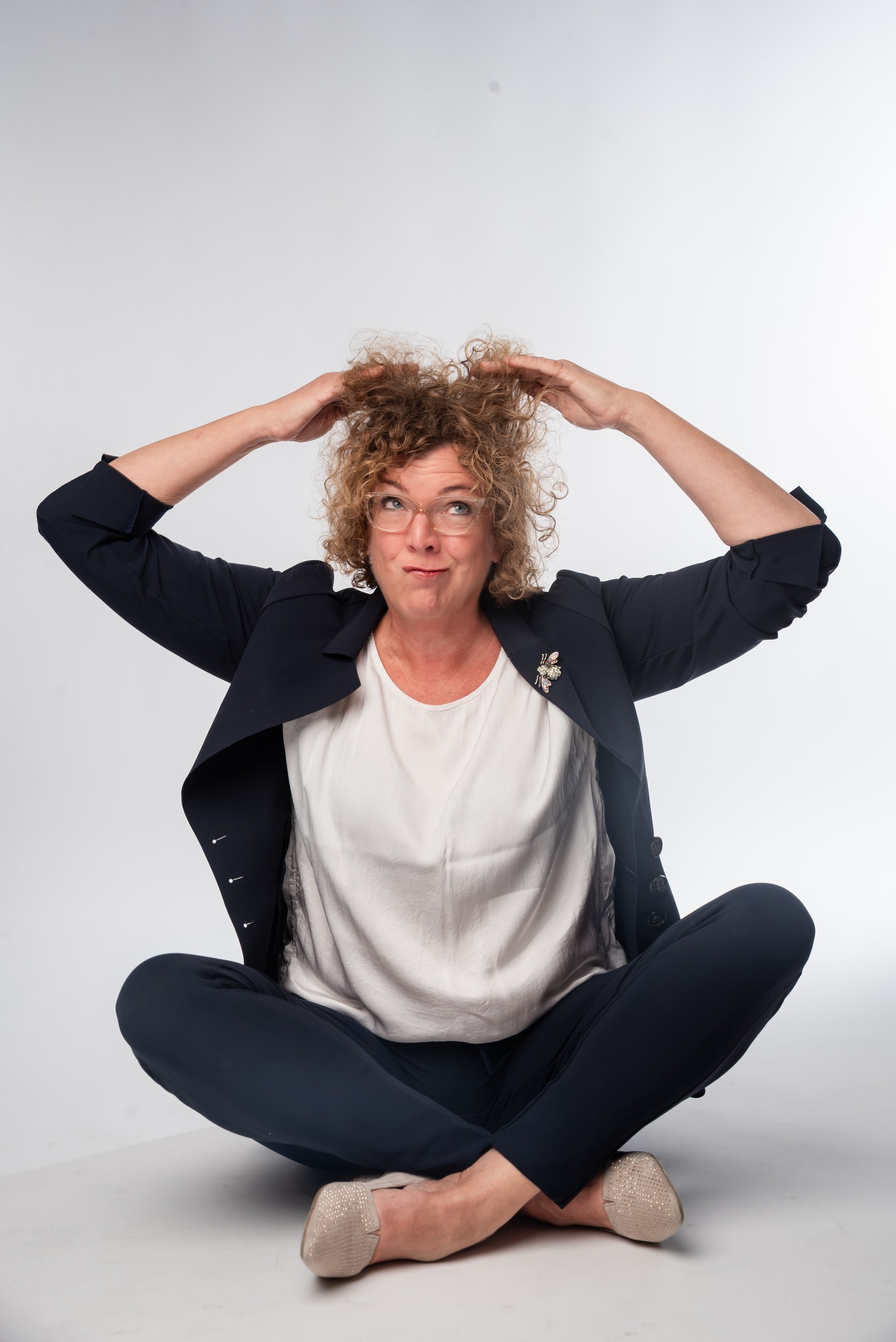 Professionelle Business Fotos Pforzheim: Kreatives Teamfoto mit entspannter Unternehmensatmosphäre