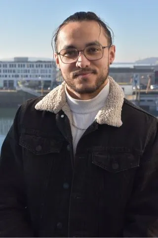 Portrait de Florian, membre du service client d'Orikio..