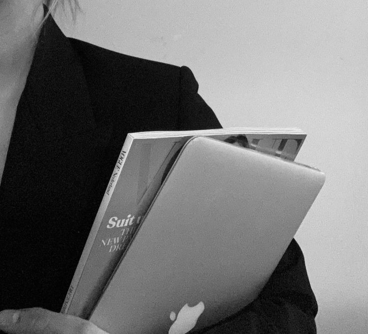About us woman with laptop