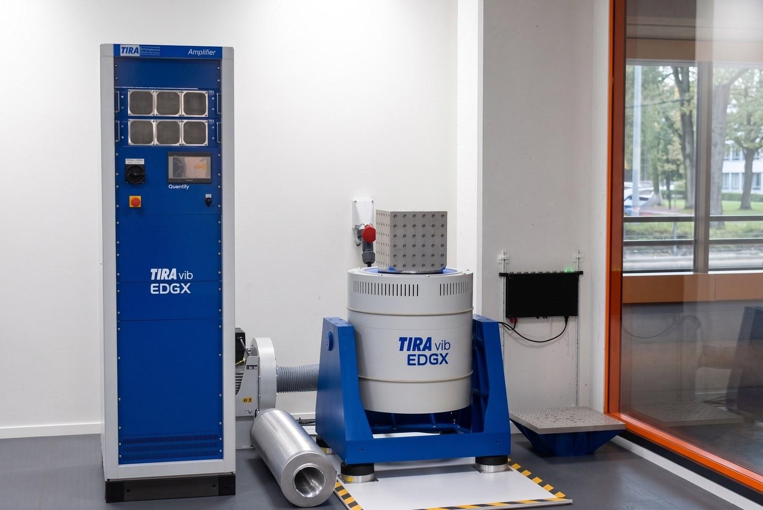 The EDGX vibration shaker in the Ghent lab