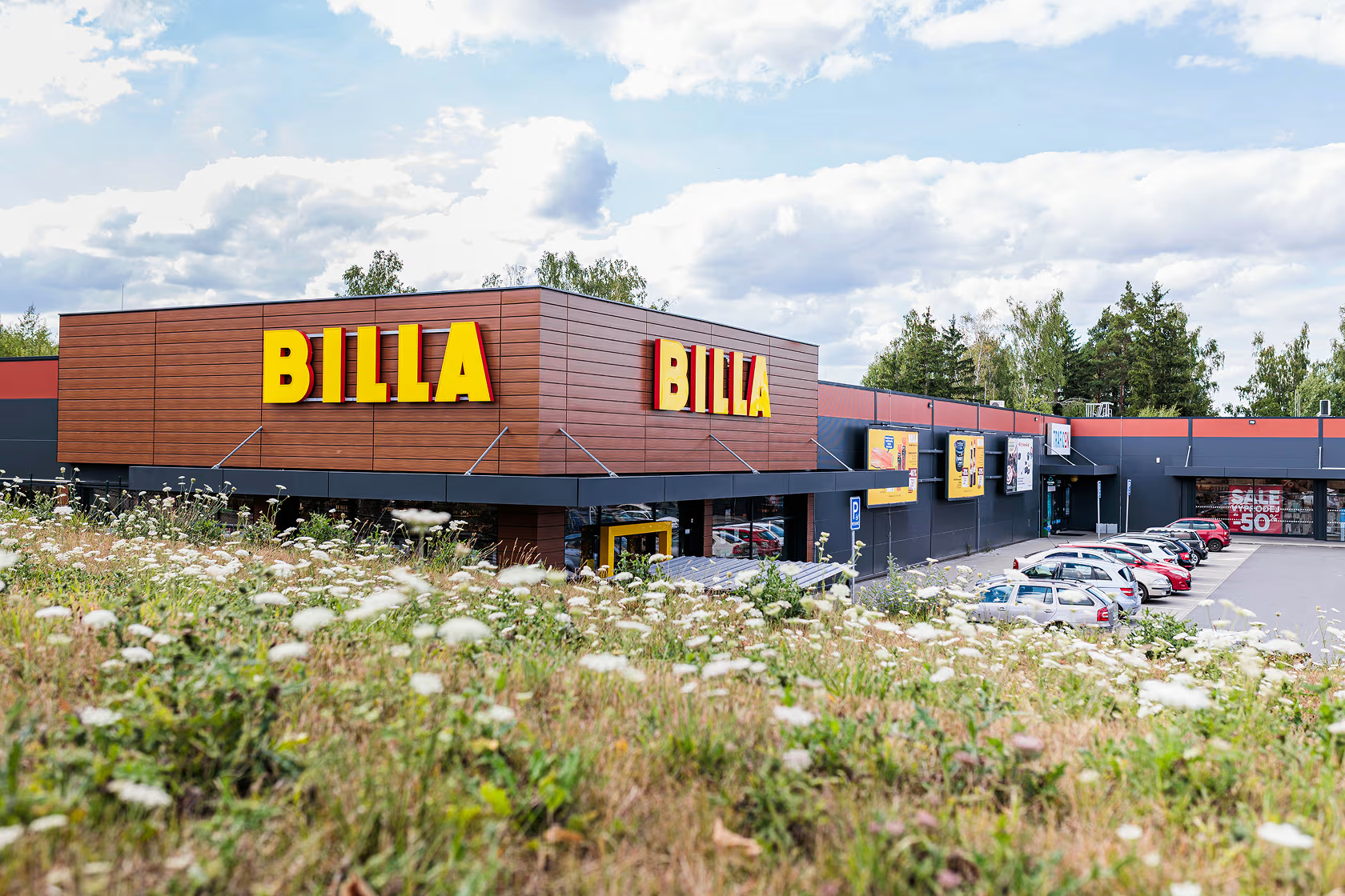 Billa v nákupním parku ve Stříbře
