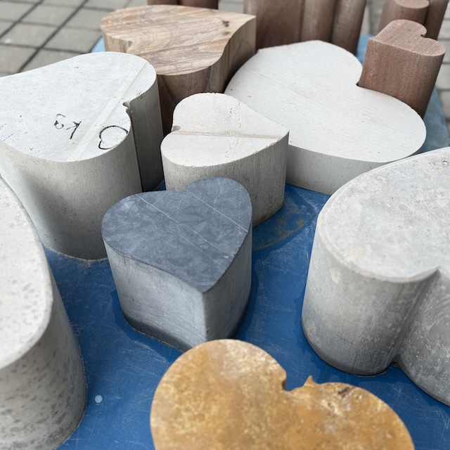 Die Liebstücke können nach Größe und Material variieren