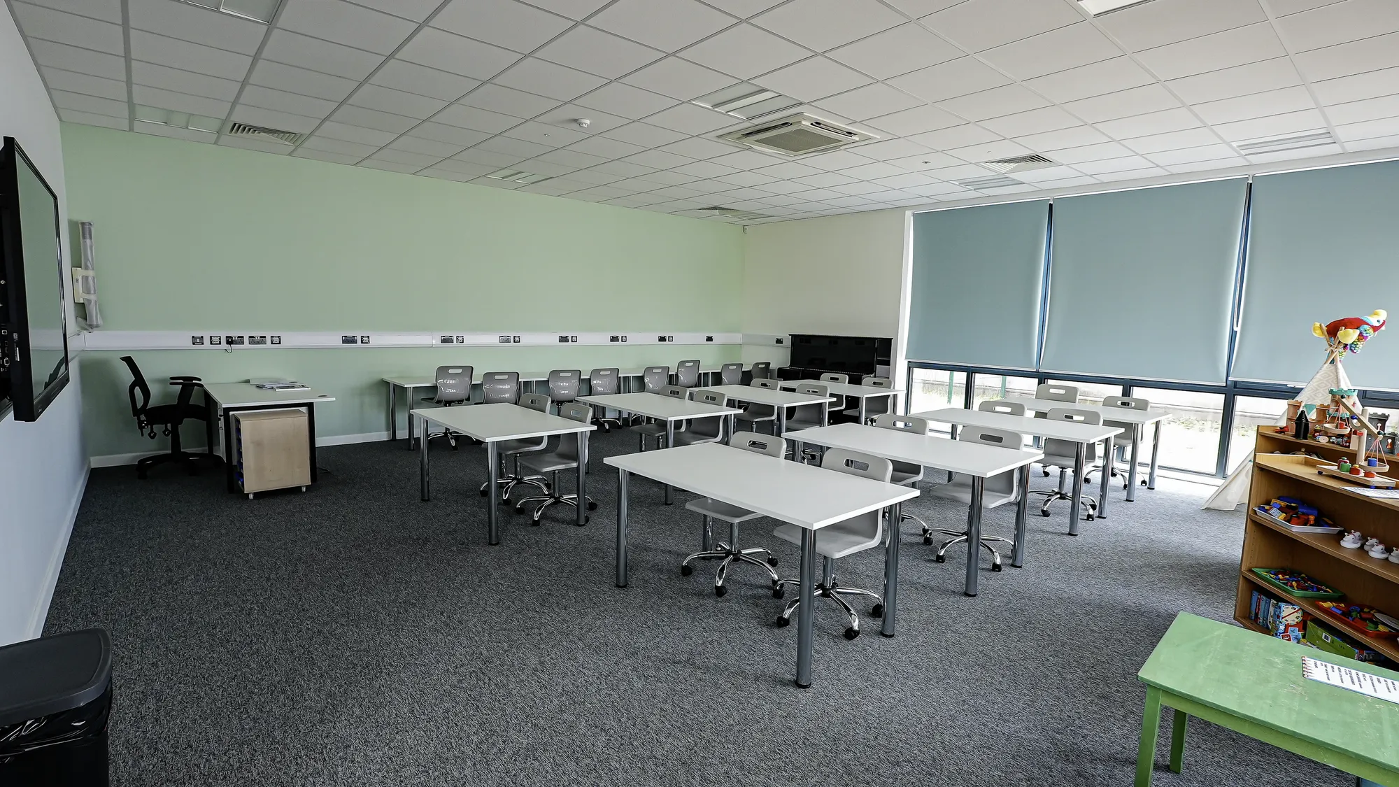 Kennet School, Thatcham: classroom in the new BREEAM rated teaching block