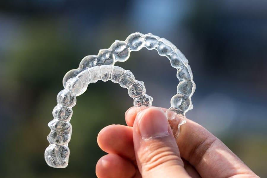 Invisalign au printemps : un moment stratégique pour commencer votre traitement à Laval