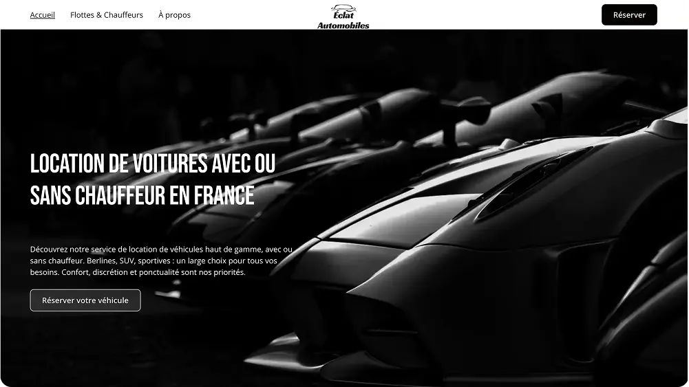 Voitures de luxe alignées dans un garage sombre, avec texte publicitaire pour location de voitures avec ou sans chauffeur en France.
