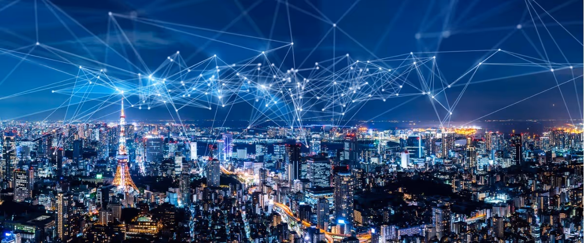 smart-city-and-communication-network-concept-iot-ict-picture-id1013969318