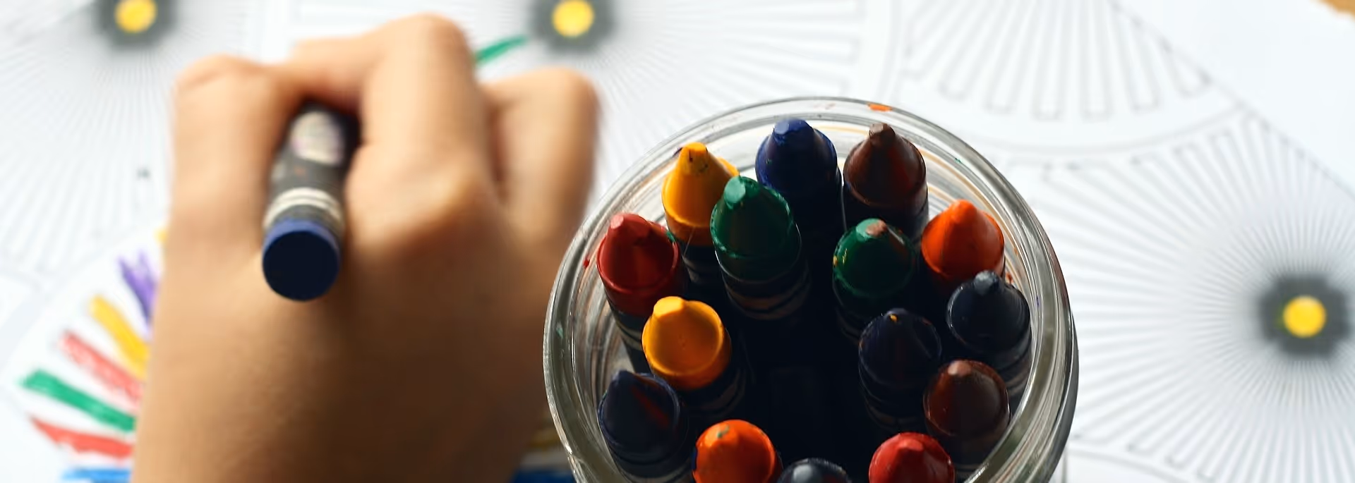 crayons-1445053_1920