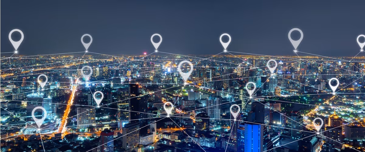 map-pin-flat-of-city-network-connection-lines-in-bangkok-downtown-picture-id1094966082