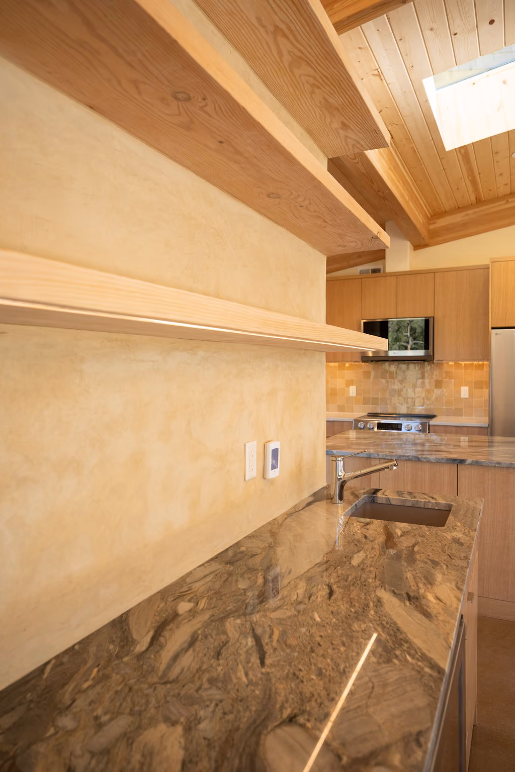 undershelf lighting