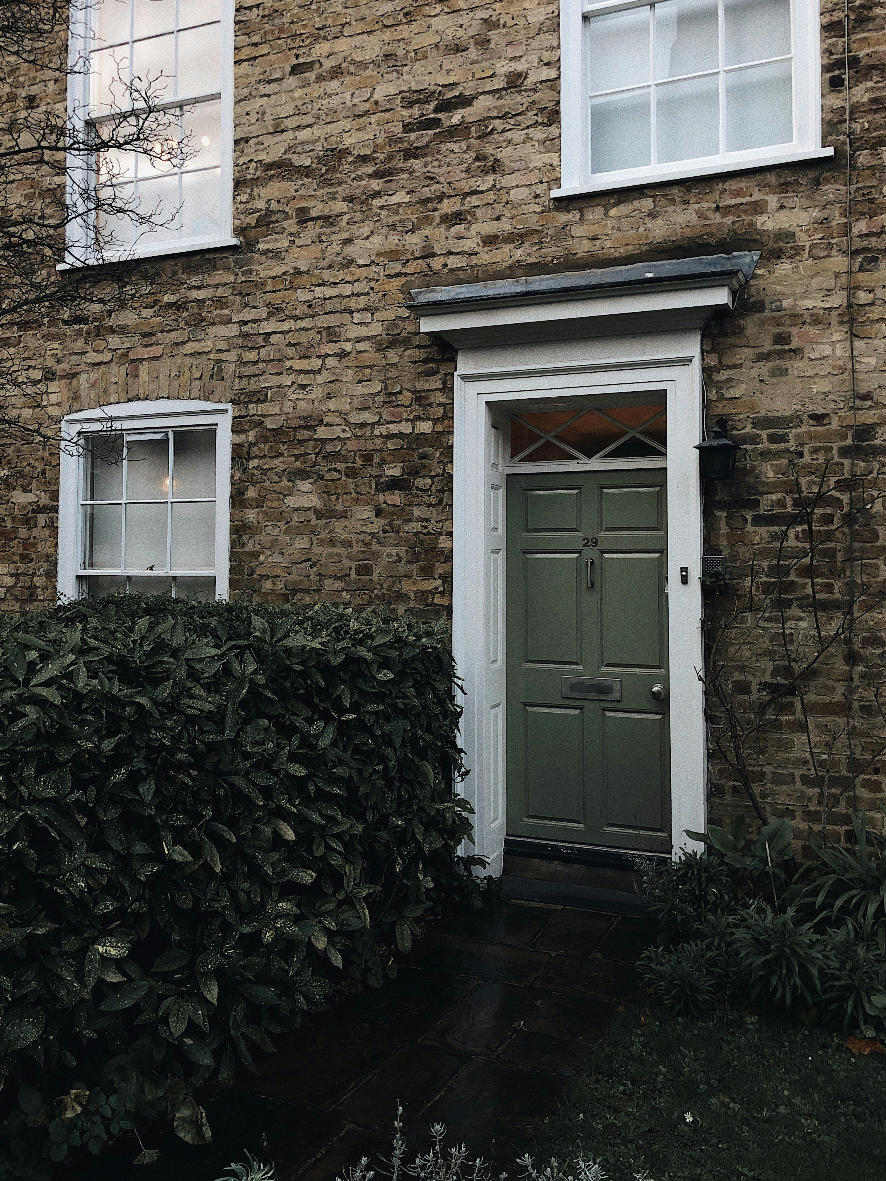 Traditional Yorkshire terrace property with kerb appeal, perfect for BMV investors looking to add value through light refurbishment