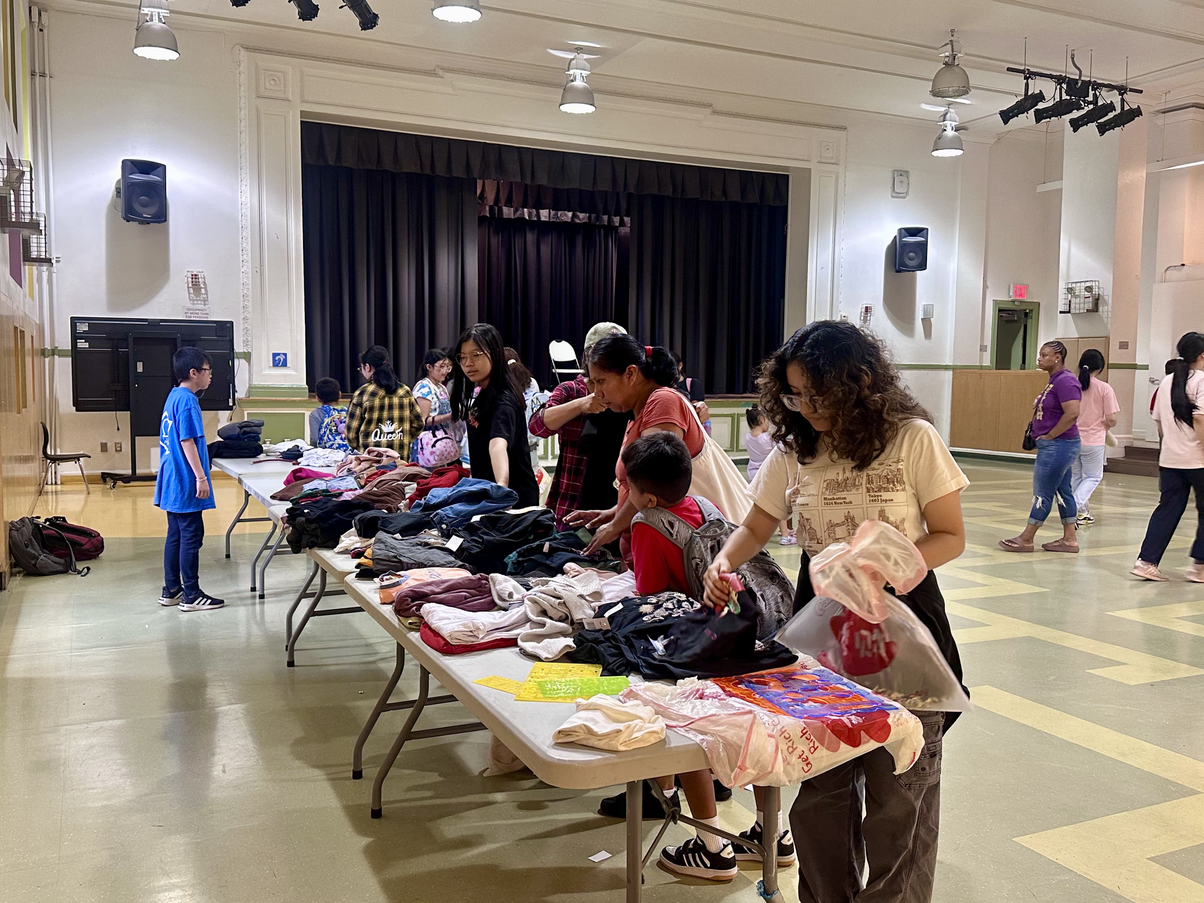 Students during holiday family decoration workshop
