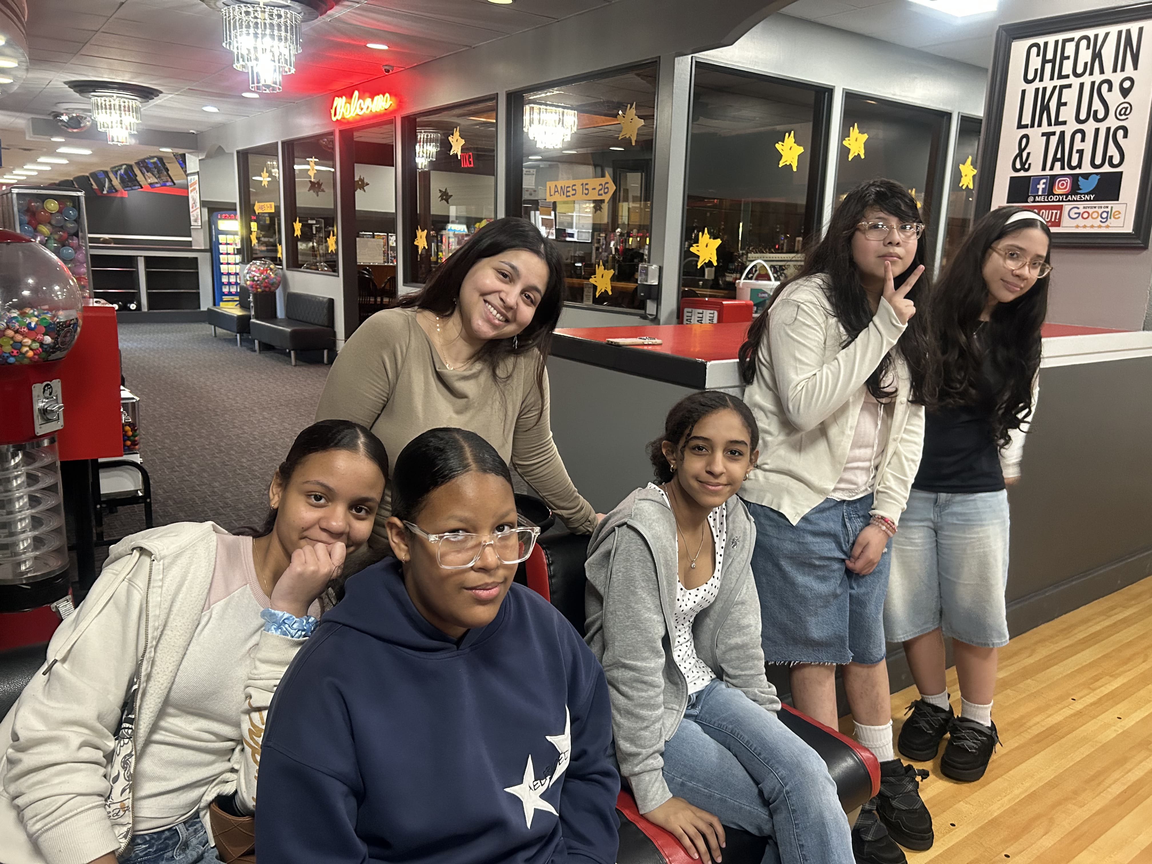 Students during holiday family decoration workshop