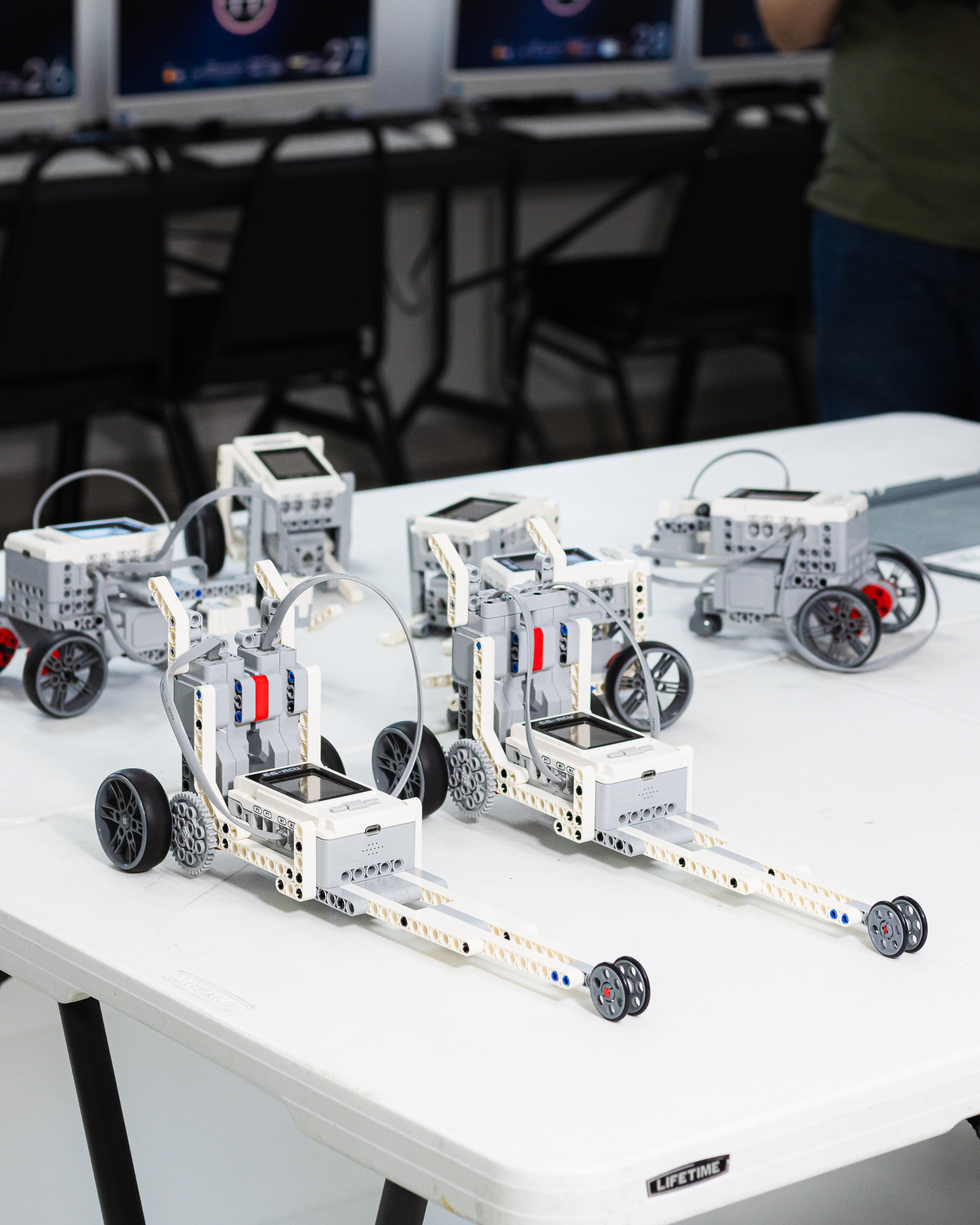 image of ai learning with modern classroom engagement
