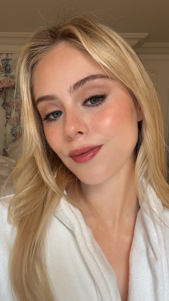 Soft Glam by Mariela Yurrita for Loreto Peralta